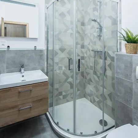 Demaenovska Dolina Lodge