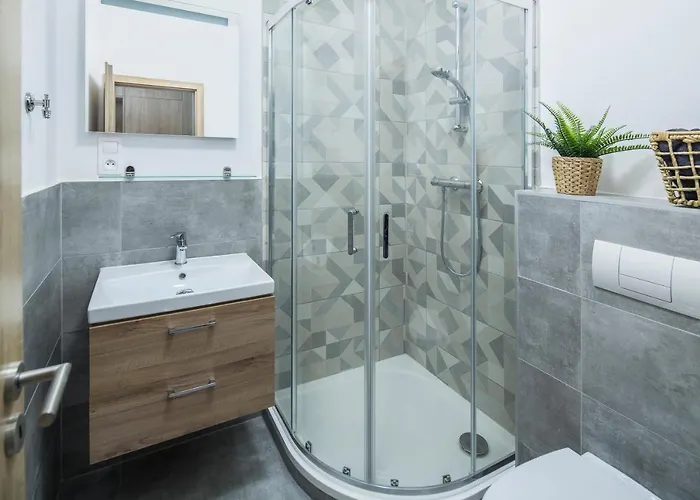 Demaenovska Dolina Lodge